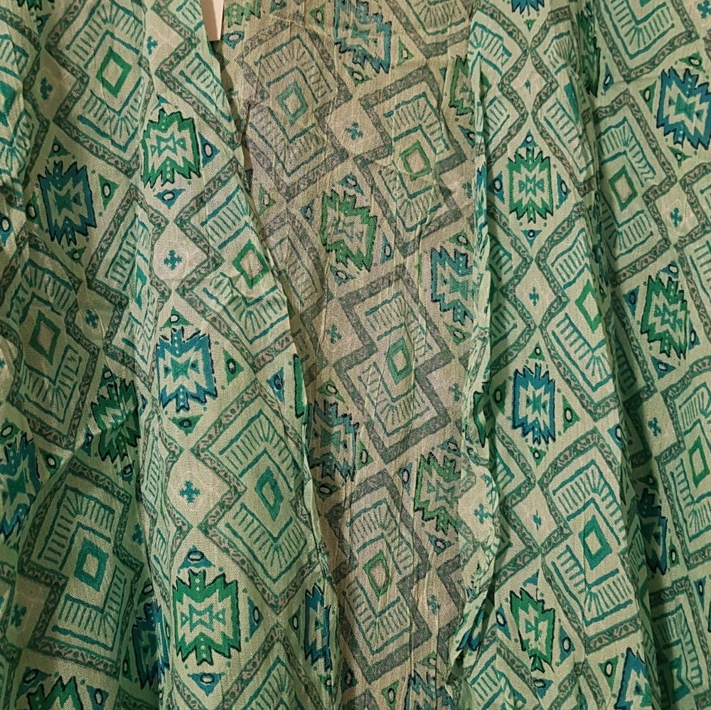 Beautiful Cover Ups - Picture 2 of 2